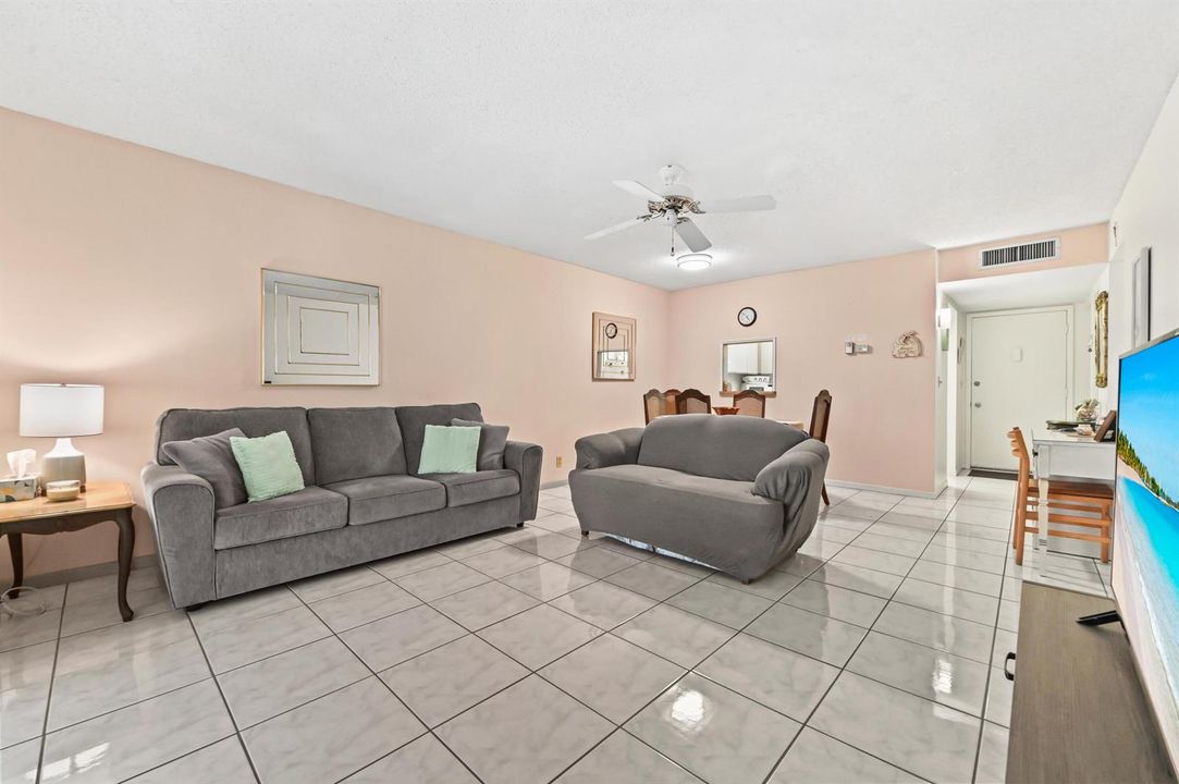 13 Living room 03