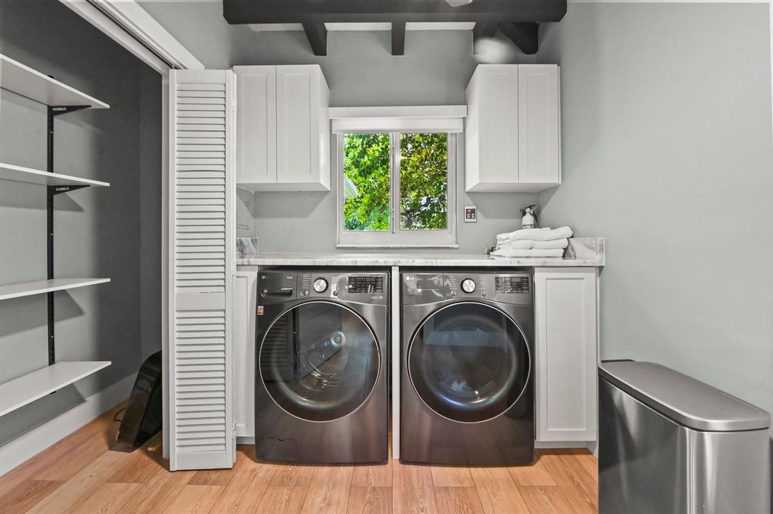 18 Laundry room 01