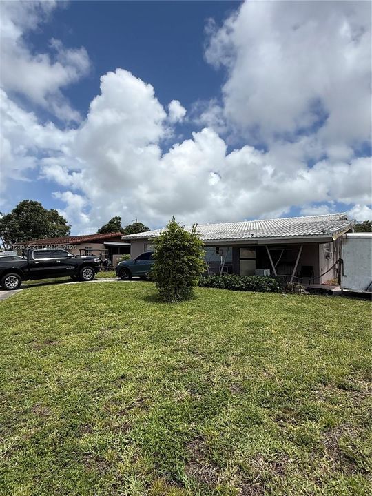For Sale: $360,000 (4 beds, 2 baths, 1684 Square Feet)