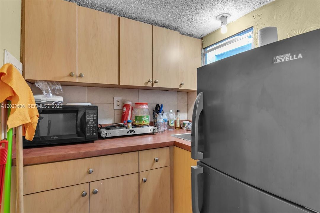 For Sale: $460,000 (3 beds, 2 baths, 1528 Square Feet)