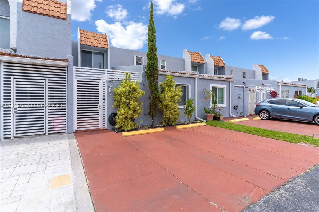 For Sale: $460,000 (3 beds, 2 baths, 1528 Square Feet)