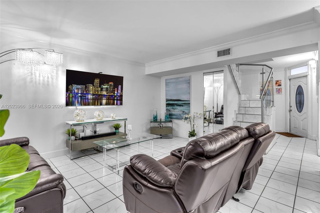 For Sale: $460,000 (3 beds, 2 baths, 1528 Square Feet)