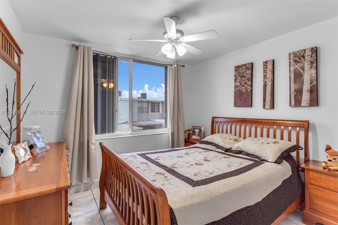 For Sale: $460,000 (3 beds, 2 baths, 1528 Square Feet)
