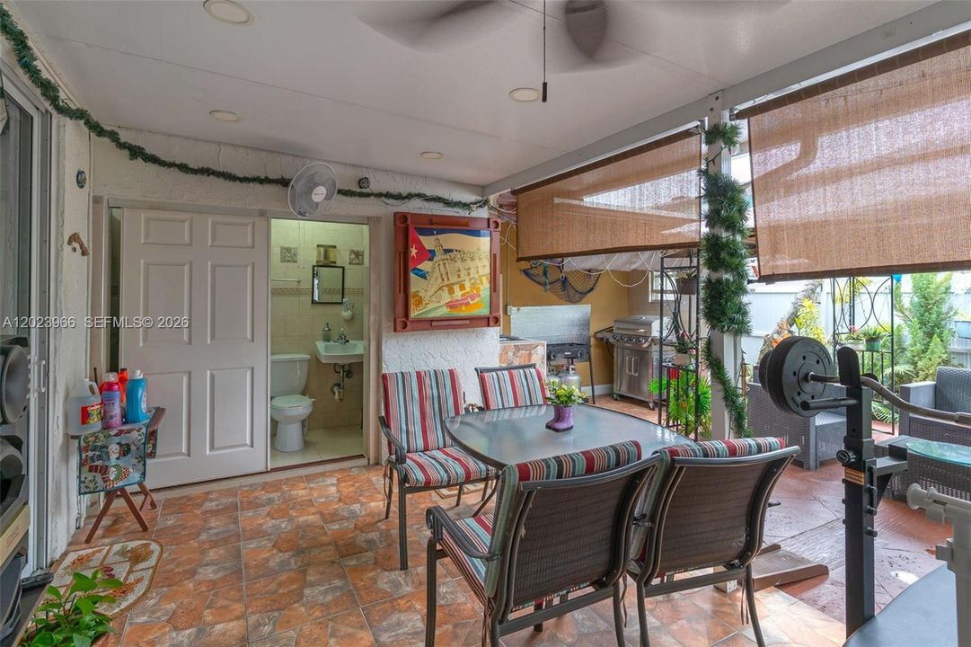 For Sale: $460,000 (3 beds, 2 baths, 1528 Square Feet)