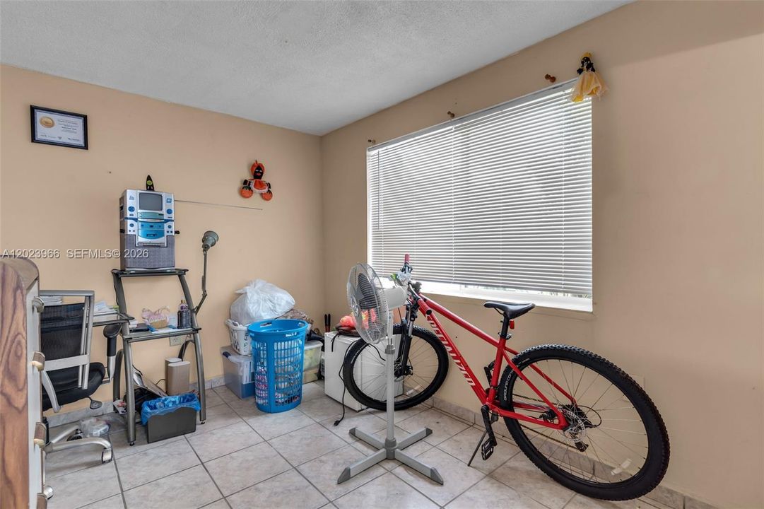 For Sale: $460,000 (3 beds, 2 baths, 1528 Square Feet)