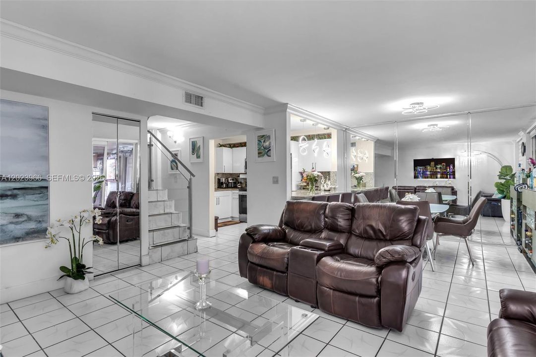 For Sale: $460,000 (3 beds, 2 baths, 1528 Square Feet)