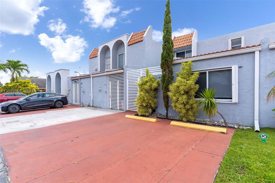 For Sale: $460,000 (3 beds, 2 baths, 1528 Square Feet)