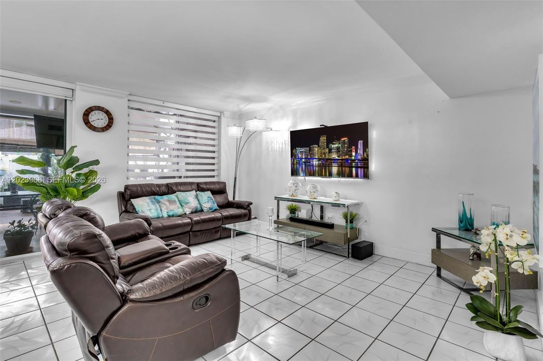 For Sale: $460,000 (3 beds, 2 baths, 1528 Square Feet)