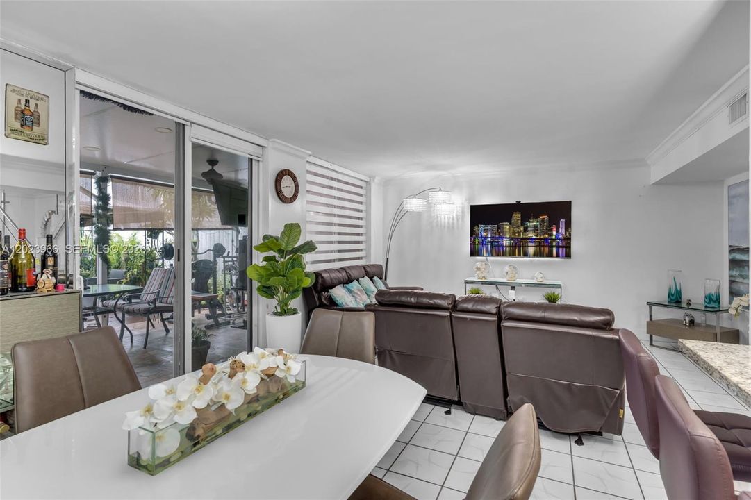 For Sale: $460,000 (3 beds, 2 baths, 1528 Square Feet)