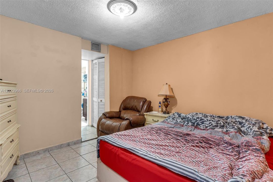For Sale: $460,000 (3 beds, 2 baths, 1528 Square Feet)