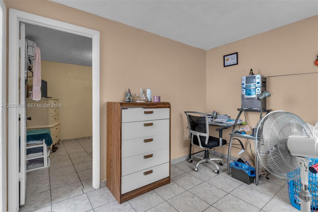 For Sale: $460,000 (3 beds, 2 baths, 1528 Square Feet)