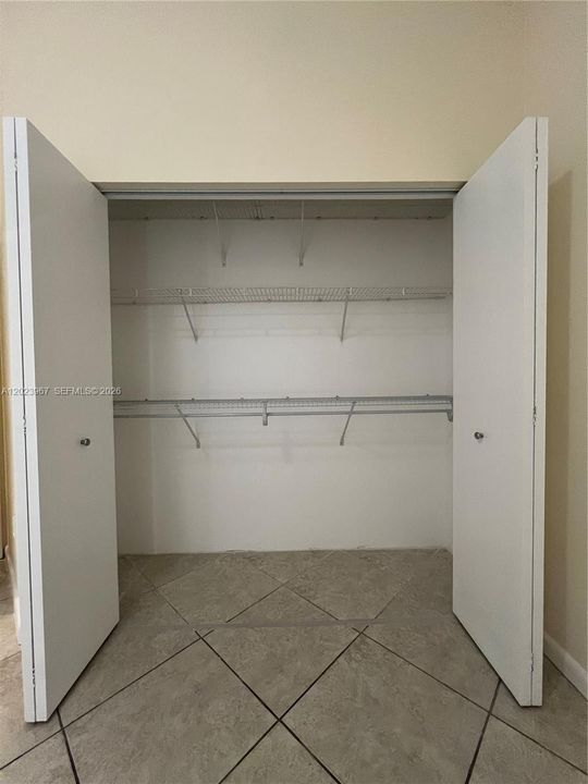 В аренду: $3,300 (2 спален, 2 ванн, 1644 Квадратных фут)