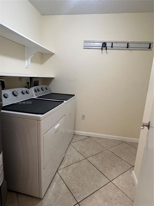 В аренду: $3,300 (2 спален, 2 ванн, 1644 Квадратных фут)