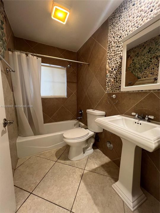 В аренду: $3,300 (2 спален, 2 ванн, 1644 Квадратных фут)