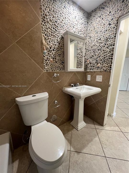 В аренду: $3,300 (2 спален, 2 ванн, 1644 Квадратных фут)