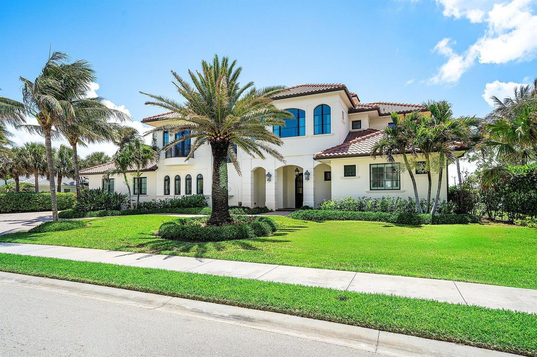 002-1884SoutheastSailfishPointBoulevard-