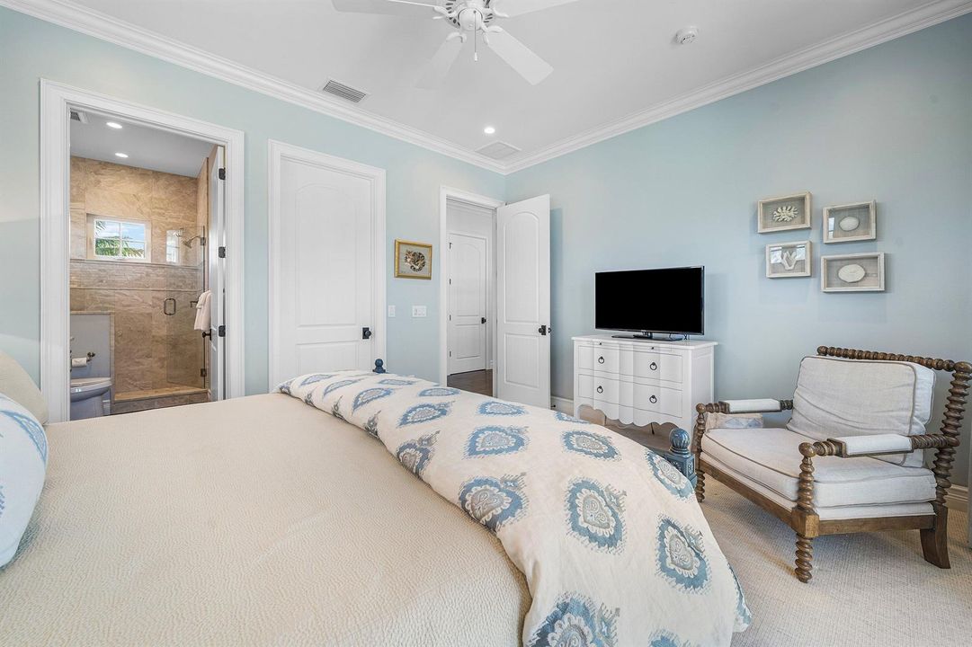050-1884SoutheastSailfishPointBoulevard-