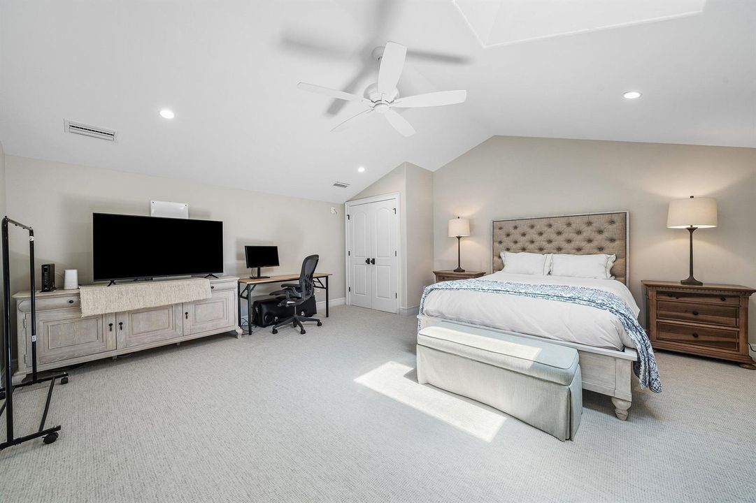 038-1884SoutheastSailfishPointBoulevard-