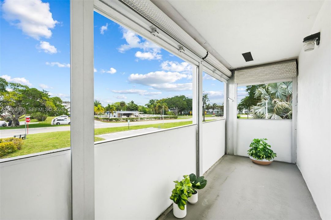 For Sale: $129,900 (1 beds, 1 baths, 700 Square Feet)