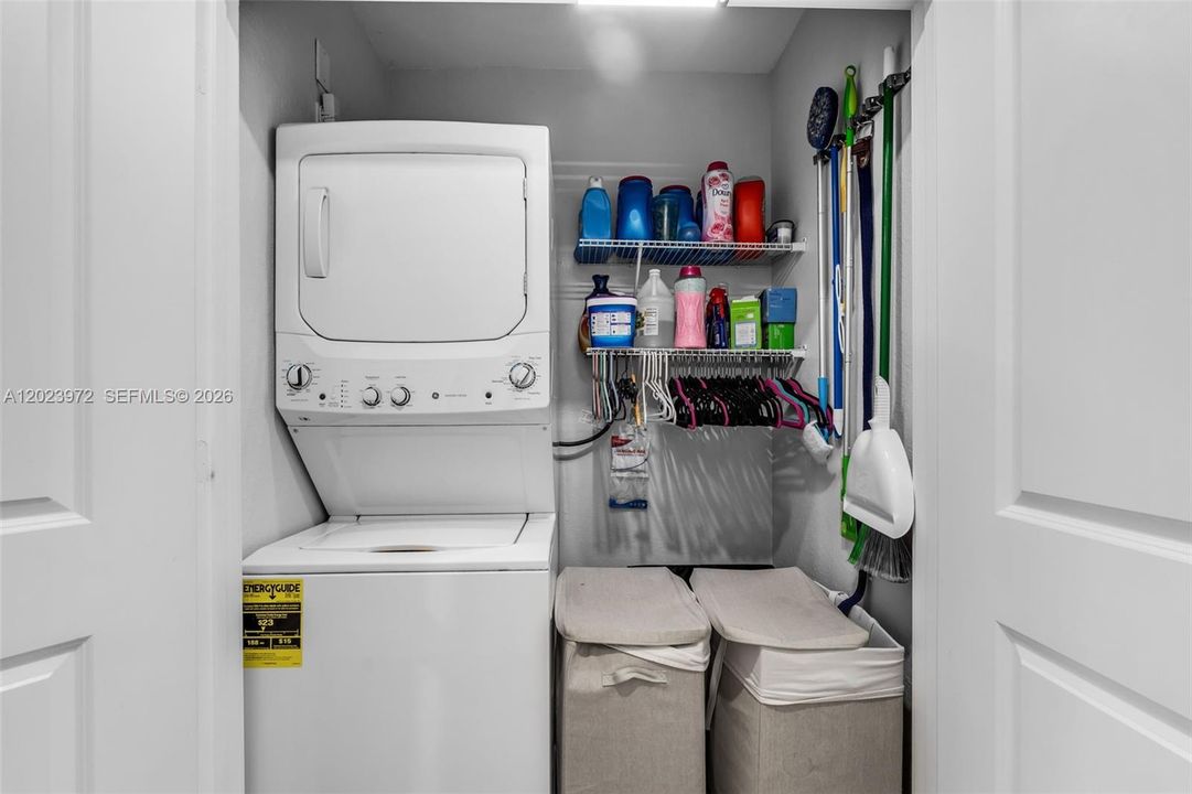 For Sale: $380,000 (3 beds, 2 baths, 1542 Square Feet)