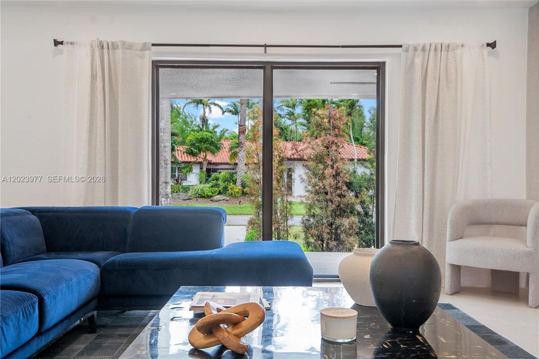 For Rent: $12,000 (4 beds, 2 baths, 1955 Square Feet)