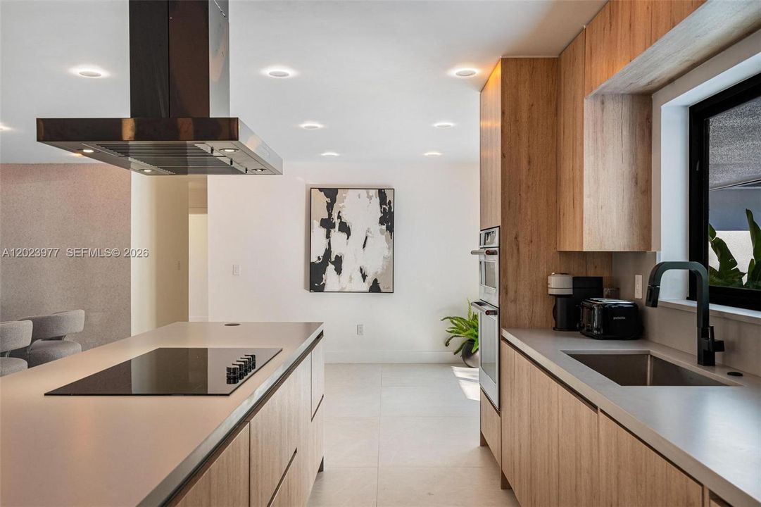 For Rent: $12,000 (4 beds, 2 baths, 1955 Square Feet)