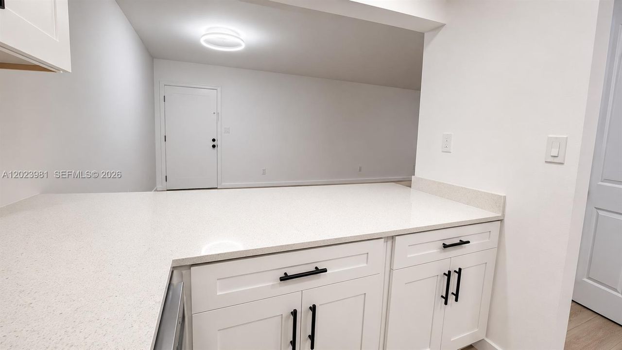 Active With Contract: $2,100 (2 beds, 2 baths, 884 Square Feet)