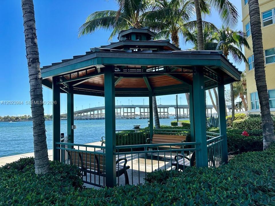 For Rent: $3,800 (2 beds, 2 baths, 1742 Square Feet)