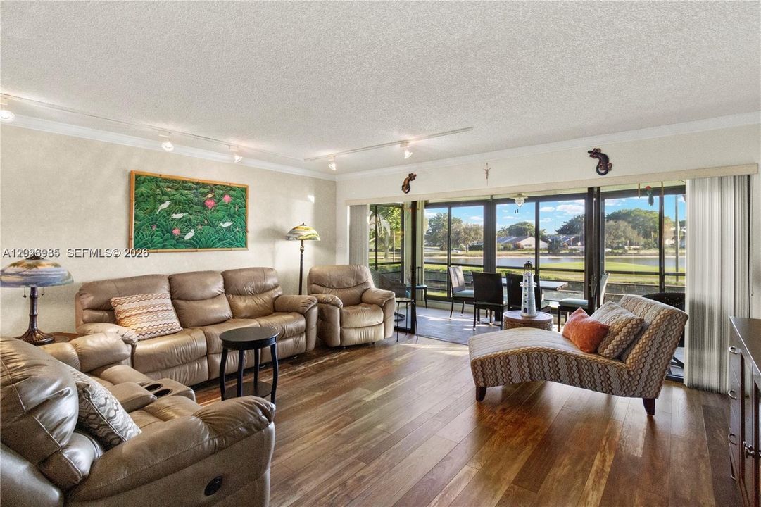 For Sale: $259,000 (2 beds, 2 baths, 1280 Square Feet)