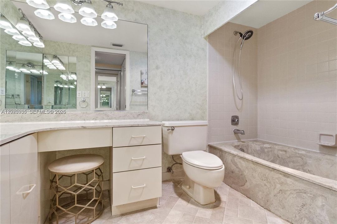 For Sale: $259,000 (2 beds, 2 baths, 1280 Square Feet)
