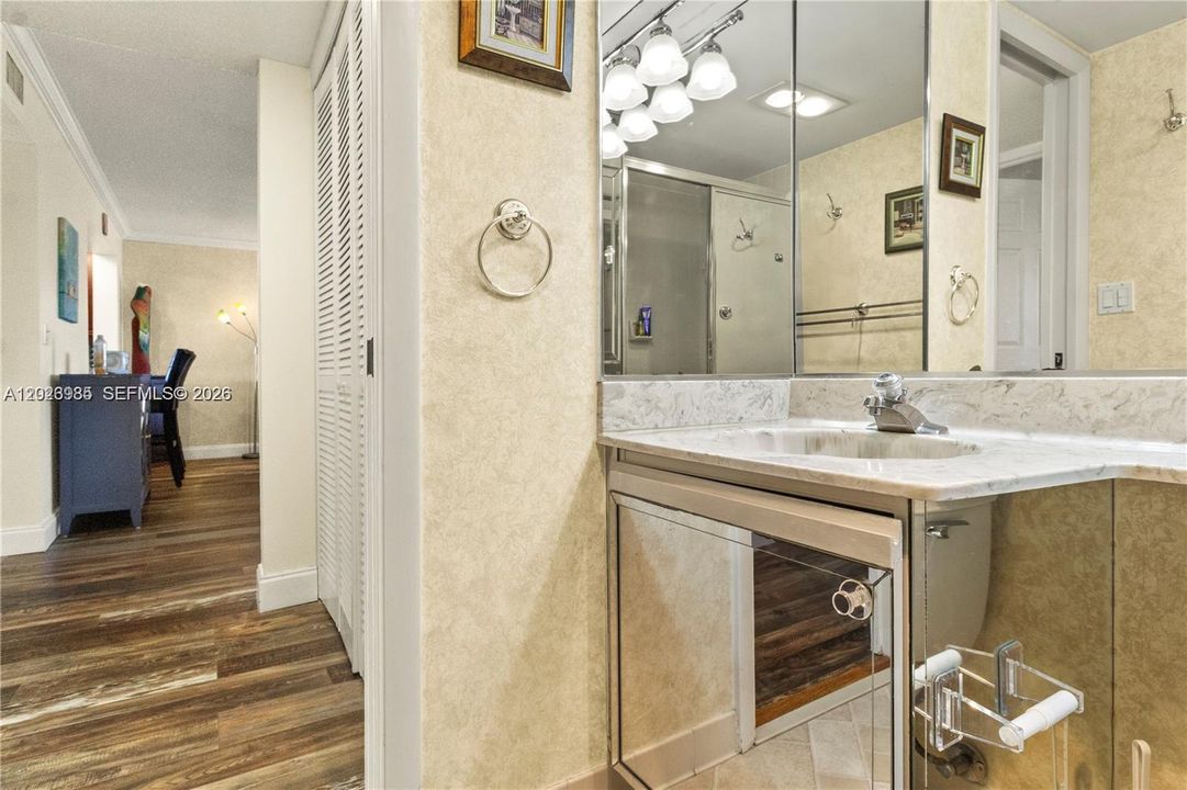 For Sale: $259,000 (2 beds, 2 baths, 1280 Square Feet)