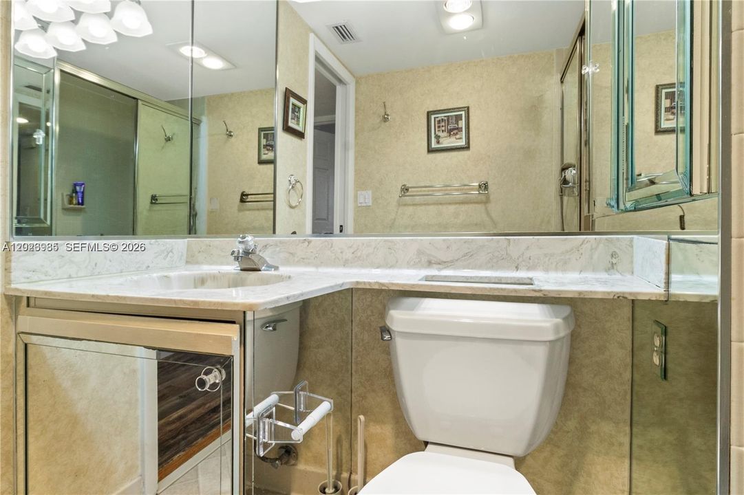 For Sale: $259,000 (2 beds, 2 baths, 1280 Square Feet)