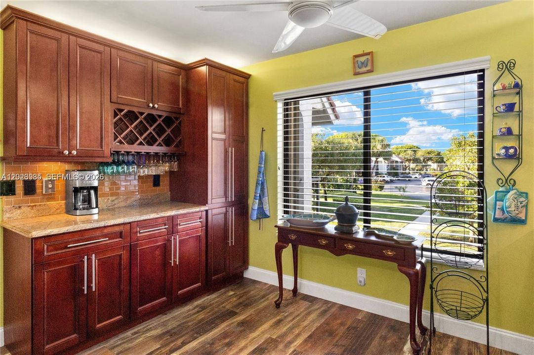 For Sale: $259,000 (2 beds, 2 baths, 1280 Square Feet)