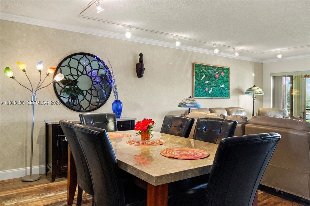 For Sale: $259,000 (2 beds, 2 baths, 1280 Square Feet)
