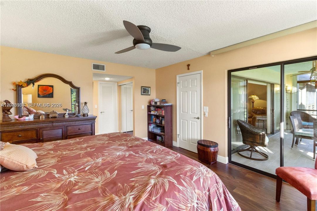 For Sale: $259,000 (2 beds, 2 baths, 1280 Square Feet)