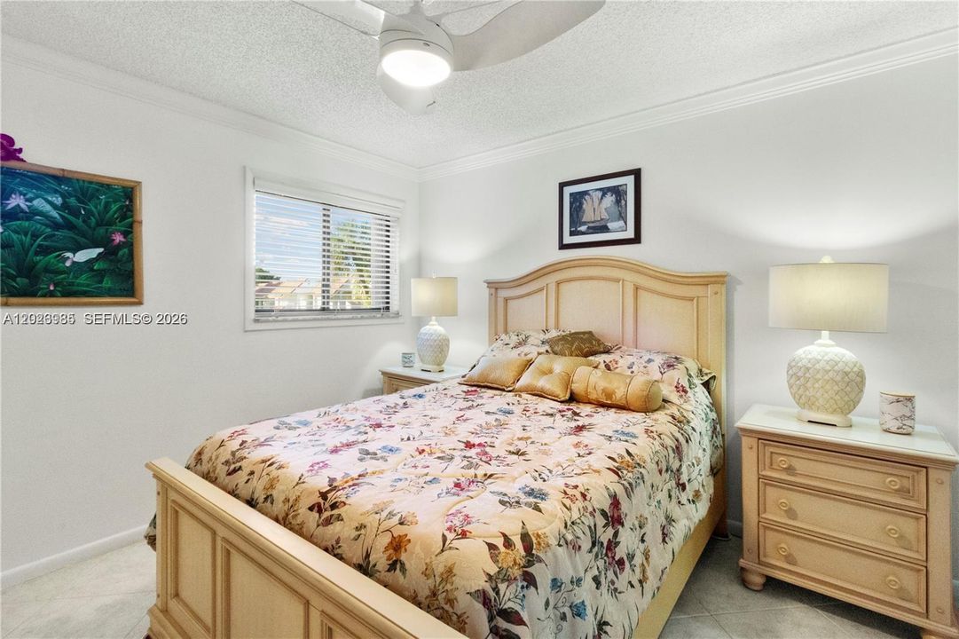 For Sale: $259,000 (2 beds, 2 baths, 1280 Square Feet)
