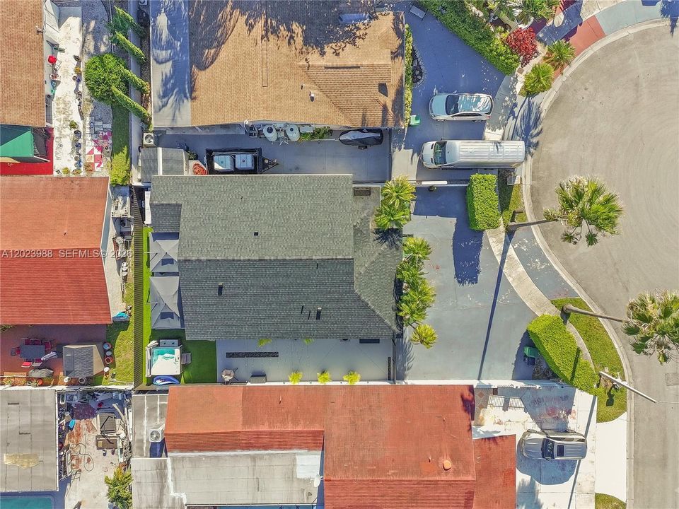 En Venta: $649,000 (3 camas, 2 baños, 1818 Pies cuadrados)