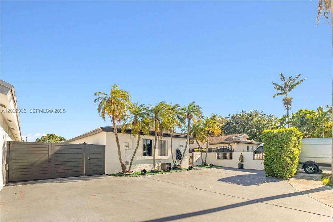 En Venta: $649,000 (3 camas, 2 baños, 1818 Pies cuadrados)