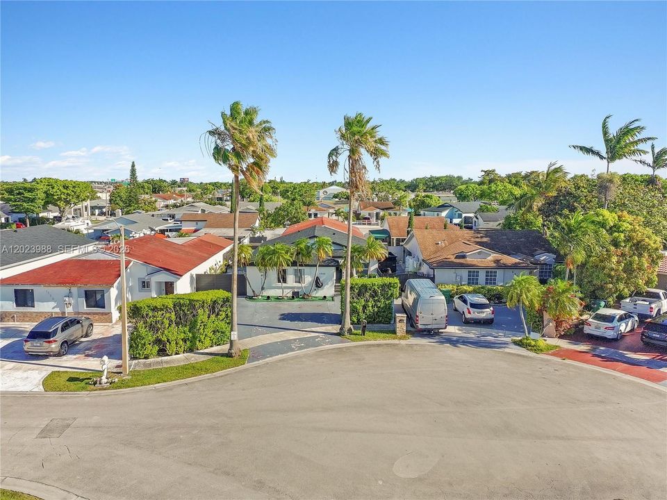 En Venta: $649,000 (3 camas, 2 baños, 1818 Pies cuadrados)