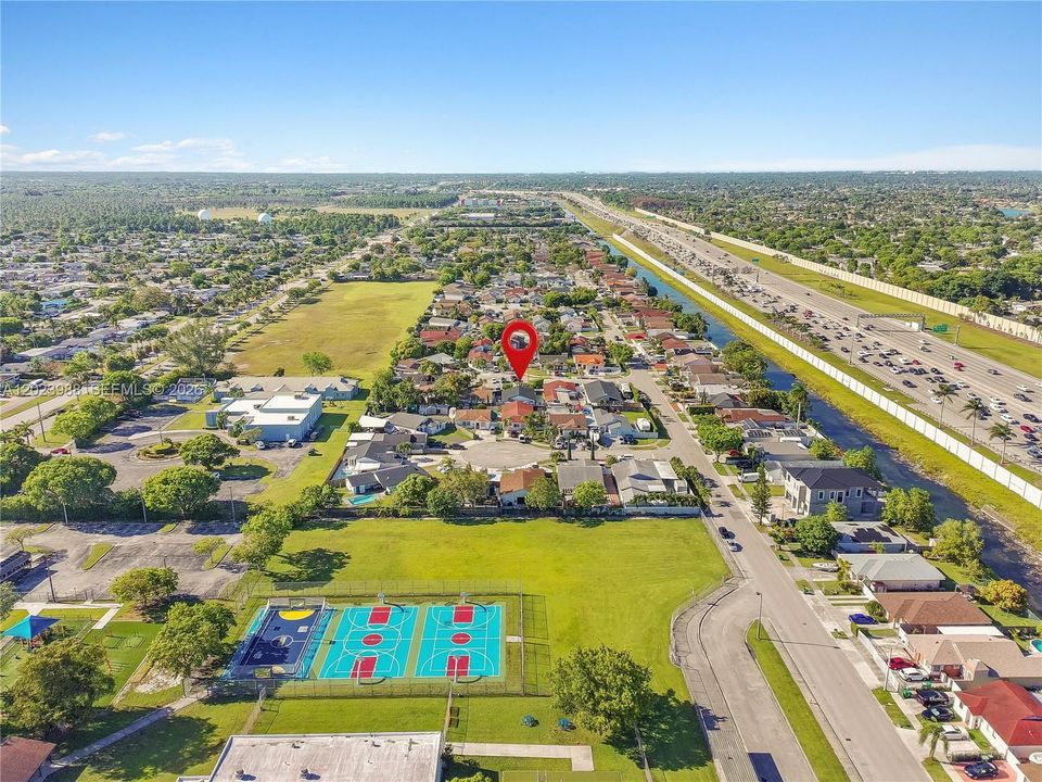 En Venta: $649,000 (3 camas, 2 baños, 1818 Pies cuadrados)