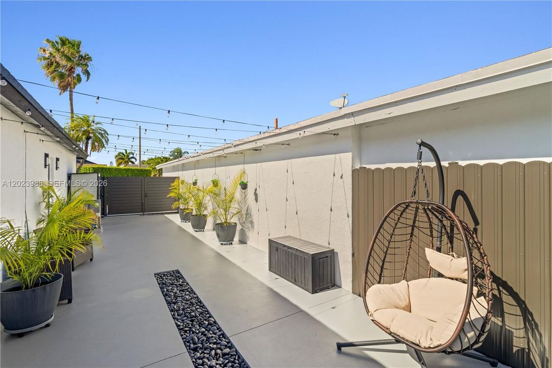 En Venta: $649,000 (3 camas, 2 baños, 1818 Pies cuadrados)