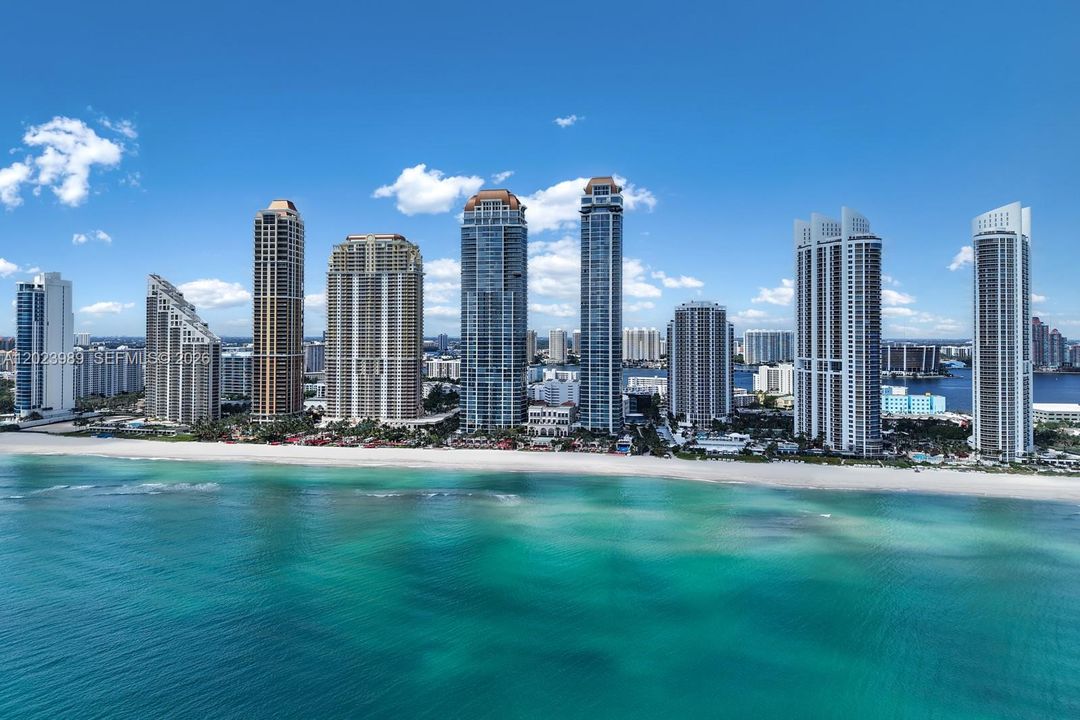For Sale: $12,900,000 (4 beds, 5 baths, 4021 Square Feet)