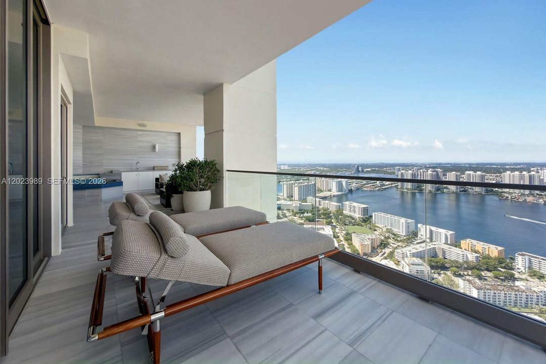For Sale: $12,900,000 (4 beds, 5 baths, 4021 Square Feet)
