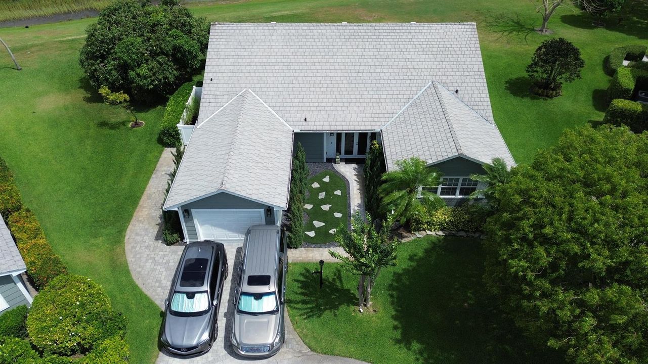 11 HOLLY DR 12