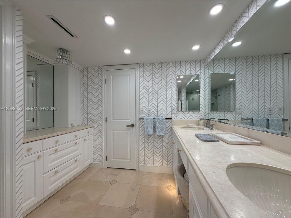 For Rent: $9,000 (2 beds, 2 baths, 1409 Square Feet)
