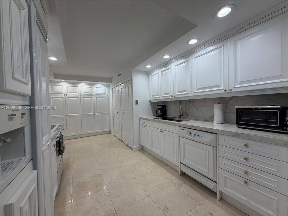 For Rent: $9,000 (2 beds, 2 baths, 1409 Square Feet)