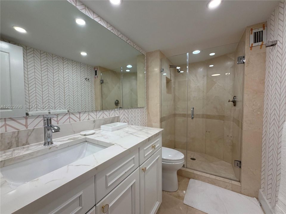 For Rent: $9,000 (2 beds, 2 baths, 1409 Square Feet)