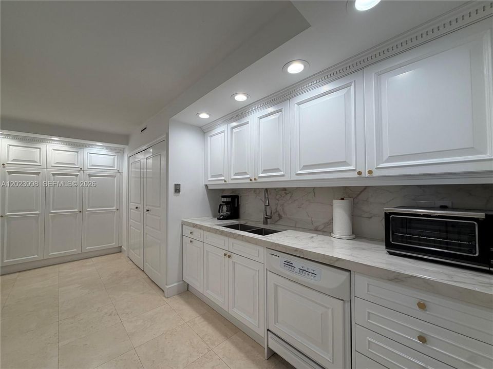 For Rent: $9,000 (2 beds, 2 baths, 1409 Square Feet)