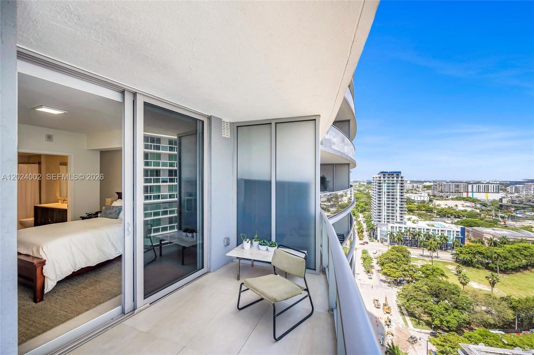 Recently Rented: $6,200 (2 beds, 3 baths, 1161 Square Feet)