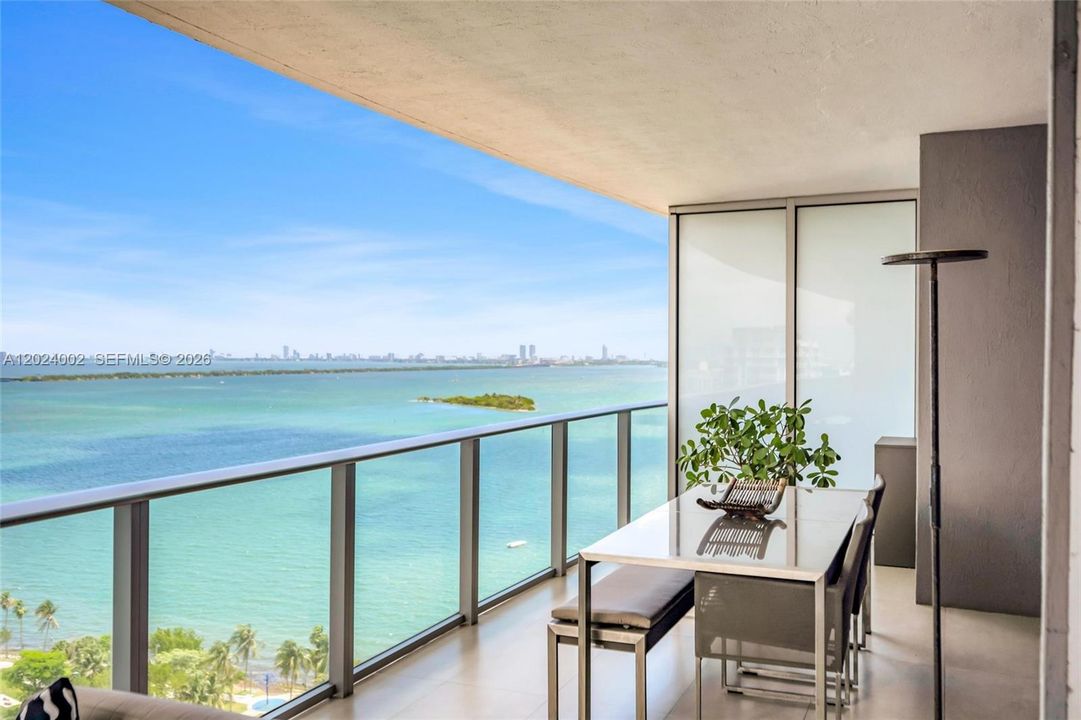Recently Rented: $6,200 (2 beds, 3 baths, 1161 Square Feet)